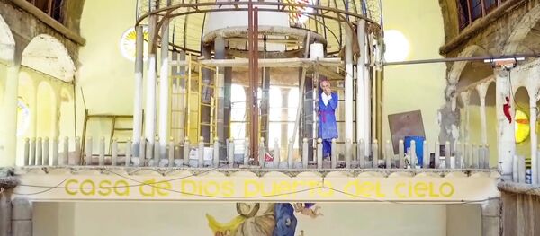The Lone Man Building a Cathedral By Hand The Lone Man Building a Cathedral By Hand - Sputnik International