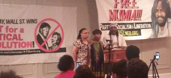 Theresa Shoatz,Center, her brother Russell III on her right and sister Sharon her left Theresa Shoatz,Center, her brother Russell III on her right and sister Sharon her left - Sputnik International