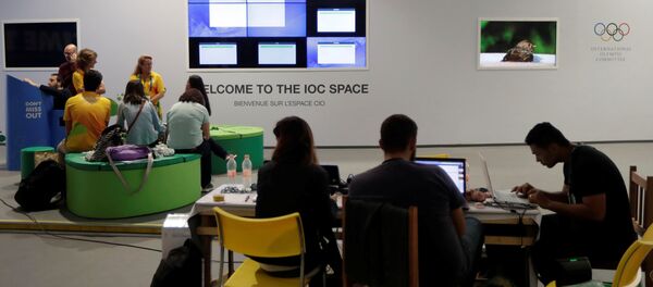 People are seen in IOC space during a guided tour for journalists to the 2016 Rio Olympics Village in Rio de Janeiro, Brazil, July 23, 2016 - Sputnik International