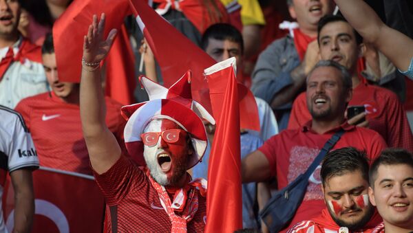 Turkish team fans prior to the 2016 UEFA European Championship group stage match between the national teams of Spain and Turkey - Sputnik International