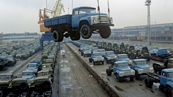 Trucks manufactured at the Moscow Likhachev Automotive Plant - Sputnik International