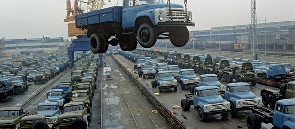 Trucks manufactured at the Moscow Likhachev Automotive Plant Trucks manufactured at the Moscow Likhachev Automotive Plant - Sputnik International