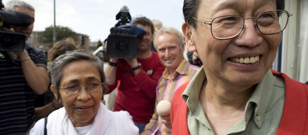 Philippine communist leader Jose Maria Sison, right, smiles after being released from Scheveningen prison outside The Hague, the Netherlands, Thursday, Sept. 13, 2007. Philippine communist leader Jose Maria Sison, right, smiles after being released from Scheveningen prison outside The Hague, the Netherlands, Thursday, Sept. 13, 2007. - Sputnik International