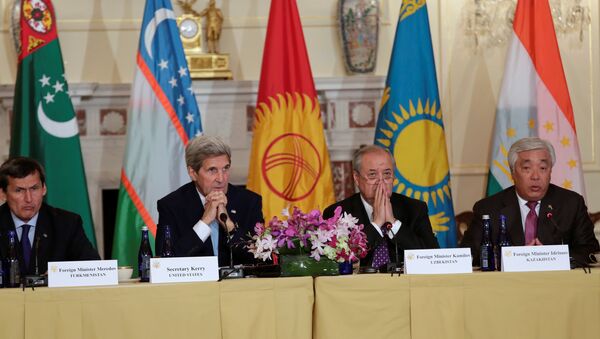 US Secretary of State John Kerry (2nd L) delivers remarks at the Central Asia Ministerial at the Department of State in Washington, US August 3, 2016. - Sputnik International