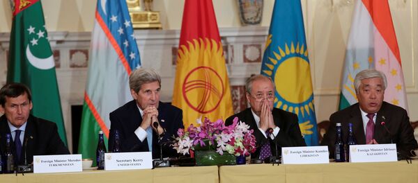 US Secretary of State John Kerry (2nd L) delivers remarks at the Central Asia Ministerial at the Department of State in Washington, US August 3, 2016. US Secretary of State John Kerry (2nd L) delivers remarks at the Central Asia Ministerial at the Department of State in Washington, US August 3, 2016. - Sputnik International