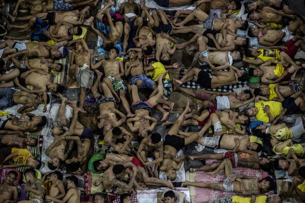 Ночной отдых заключенных тюрьмы Кесон-Сити в Маниле - Sputnik International