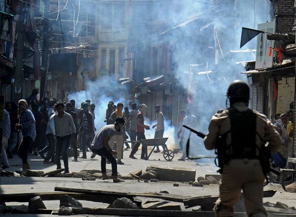 Столкновение кашмирских мусульман и индийской полиции в городе Сринагар, Индия - Sputnik International