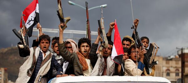 Armed men ride on the back of a truck to attend a rally held by supporters of Houthi rebels and Yemen's former president Ali Abdullah Saleh to celebrate an agreement reached by Saleh and the Houthis to form a political council to unilaterally rule the country, in Sanaa, Yemen August 1, 2016 Armed men ride on the back of a truck to attend a rally held by supporters of Houthi rebels and Yemen's former president Ali Abdullah Saleh to celebrate an agreement reached by Saleh and the Houthis to form a political council to unilaterally rule the country, in Sanaa, Yemen August 1, 2016 - Sputnik International