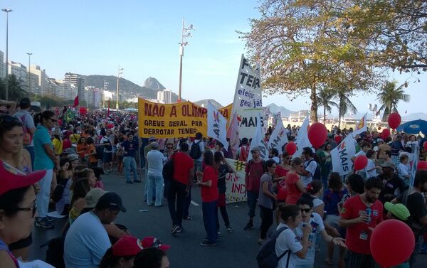 Residents of Rio de Janeiro protest against interim president Michel Temer, political upheaval, corruption and the cost of the Rio 2016 Olympics Games - Sputnik International