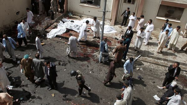 An overview of the scene of a bomb blast outside a hospital in Quetta, Pakistan - Sputnik International