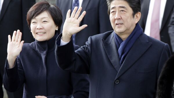 Japanese Prime Minister Shinzo Abe with his wife Akie Abe - Sputnik International