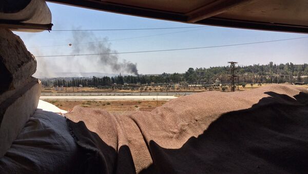Smoke over Ramuse district of southern Aleppo - Sputnik International
