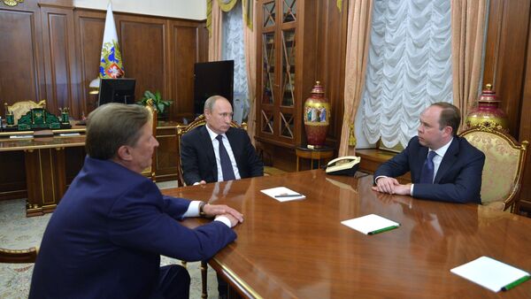 President Vladimir Putin meets with Sergei Ivanov and Anton Vaino - Sputnik International