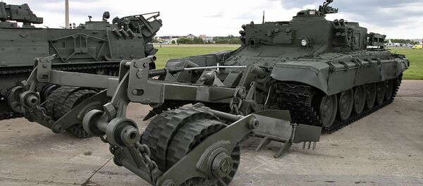 Armored mine-clearing vehicle BMR-3M - Sputnik International