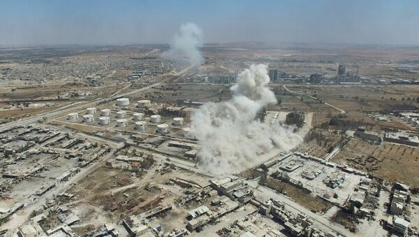 Air strike on terrorists' facilities in the Rasmus quarter in southwest Aleppo - Sputnik International