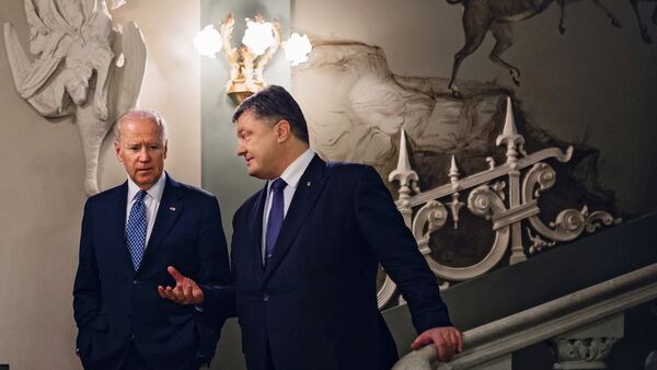 Ukrainian President Petro Poroshenko meets with Vice President of the United States Joe Biden - Sputnik International