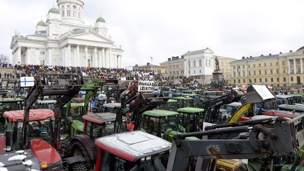 Farmers with their tractors from different parts of the country participate in a demonstration in Helsinki, Finland, Friday, March 11, 2016. - Sputnik International