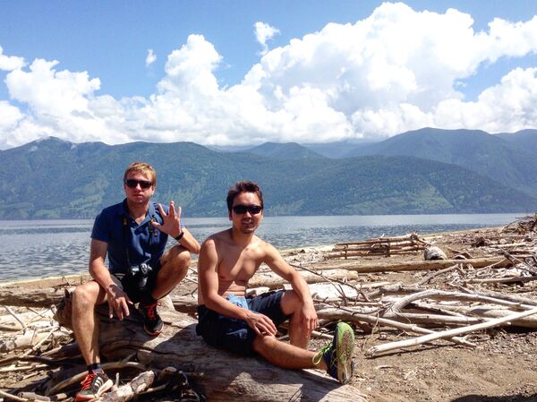 Alex and Nik chilling near a lake in the Altay Mountains Alex and Nik chilling near a lake in the Altay Mountains - Sputnik International