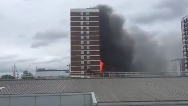 Tower block on fire in Shepherds Bush area of London - Sputnik International