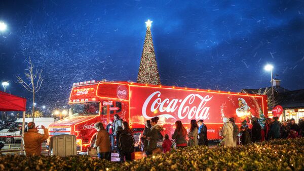 British Politician Calls for Ban of Coca Cola’s Christmas Truck from City Over Obesity Concerns - Sputnik International