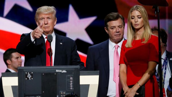 Republican presidential nominee Donald Trump gives a thumbs up as his campaign manager Paul Manafort (C) and daughter Ivanka (R) look on during Trump's walk through at the Republican National Convention in Cleveland, U.S., July 21, 2016 - Sputnik International