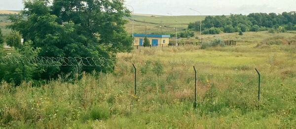 Chunk of the 'wall' on Ukraine's border with Russia - Sputnik International