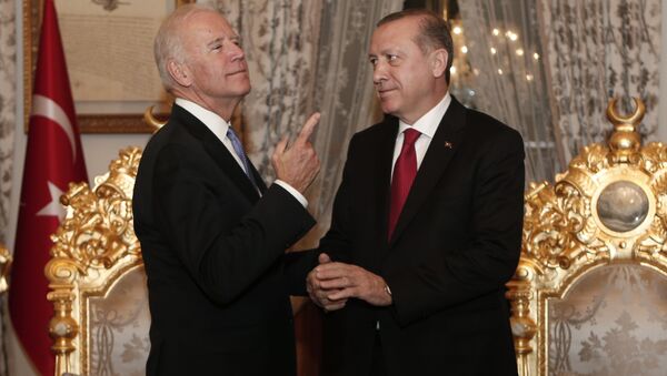 US Vice President Joe Biden (L) gestures next to Turkish President Recep Tayyip Erdogan after a meeting at Yildiz Mabeyn Palace on 23 January 2016 in Istanbul - Sputnik International