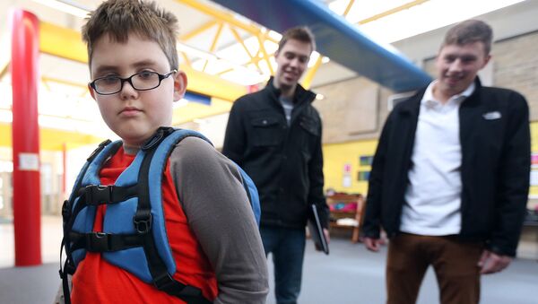 World's first backpack for kids with sensory perception needs - Sputnik International