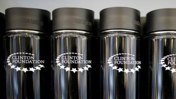 Clinton Foundation water bottles are seen for sale at the Clinton Museum Store in Little Rock, Arkansas, United States April 27, 2015 - Sputnik International