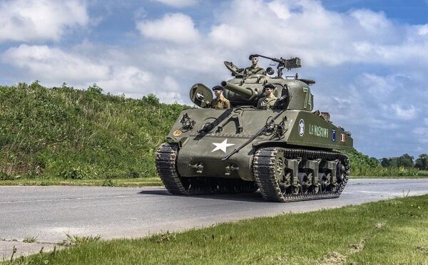 1944 M4 Sherman tank - Sputnik International