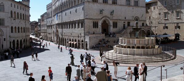A general view of Priori Palace (C) and Maggiore fountain in downtown Perugia A general view of Priori Palace (C) and Maggiore fountain in downtown Perugia - Sputnik International