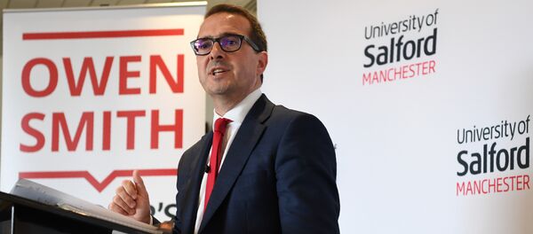 British opposition Labour Party leadership contender Owen Smith delivers a speech on the National Health Service at The University of Salford in Salford, north west England. (File) British opposition Labour Party leadership contender Owen Smith delivers a speech on the National Health Service at The University of Salford in Salford, north west England. (File) - Sputnik International