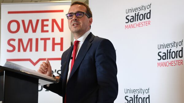 British opposition Labour Party leadership contender Owen Smith delivers a speech on the National Health Service at The University of Salford in Salford, north west England. (File) - Sputnik International