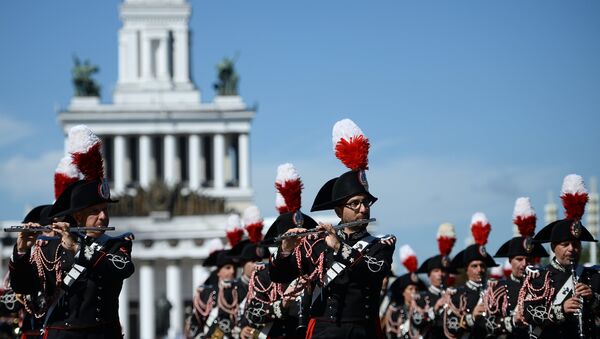 The participants in the 2016 International Military Music Festival “Spasskaya Tower” parade on the VDNKh central alley, Moscow - Sputnik International