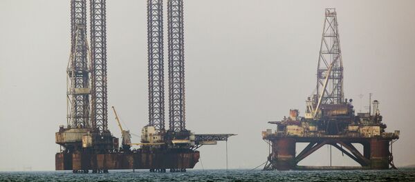 Oil rigs in the Caspian Sea Oil rigs in the Caspian Sea - Sputnik International