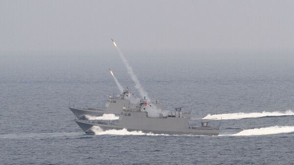 Taiwan's Kuang Hua VI-class missile boats launch HF-2 anti-ship missiles during Han Kuang military exercises in Penghu county, Taiwan, April. 17, 2013 - Sputnik International