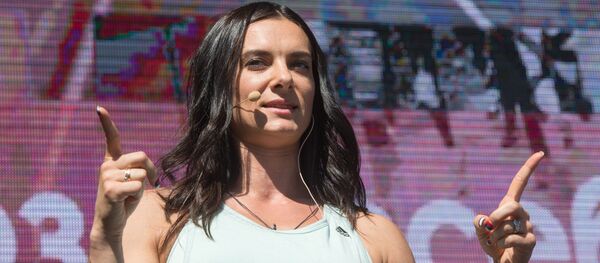 Yelena Isinbaeva holds open training Yelena Isinbaeva holds open training - Sputnik International