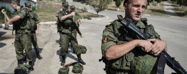 Soldiers at the Russian Black Sea Fleet base in Sevastopol - Sputnik International
