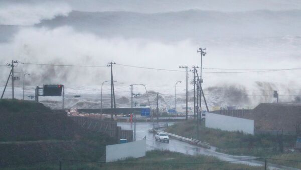 High waves triggered by Typhoon Lionrock crash on a coast of the city of Ishinomaki, Miyagi Prefecture, Japan, in this photo taken by Kyodo August 30, 2016 - Sputnik International