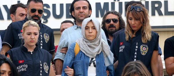 Police escort journalists to court, in Istanbul, Friday, July 29, 2016 Police escort journalists to court, in Istanbul, Friday, July 29, 2016 - Sputnik International