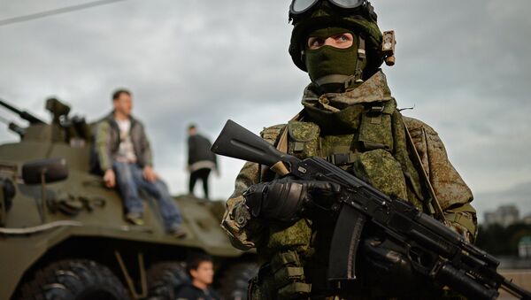 A soldier in 'Ratnik' modern military garment - Sputnik International