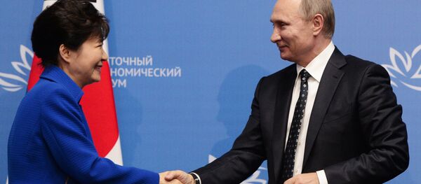 September 3, 2016. Russian President Vladimir Putin and South Korean President Park Geun-hye after a press conference following the Russian-South Korean talks as part of the Eastern Economic Forum. September 3, 2016. Russian President Vladimir Putin and South Korean President Park Geun-hye after a press conference following the Russian-South Korean talks as part of the Eastern Economic Forum. - Sputnik International