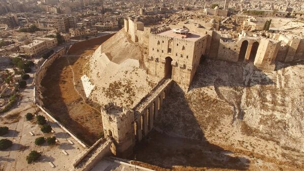 Aerial view of the Citadel, located in the old city of Aleppo (File) - Sputnik International