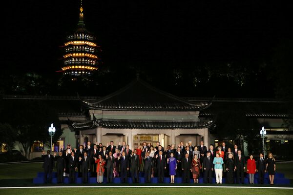 Leaders pose for pictures during the G20 Summit in Hangzhou, Zhejiang province, China September 4, 2016. - Sputnik International
