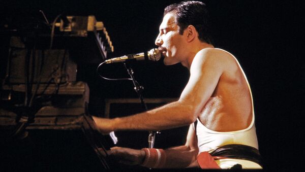 A file picture taken on September 18, 1984 showing Rock star Freddie Mercury, lead singer of the rock group Queen, during a concert at the Palais Omnisports de Paris Bercy - Sputnik International