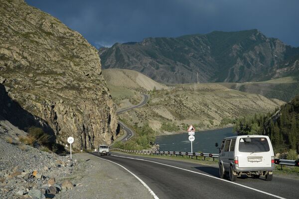 A motorway in the Republic of Altai A motorway in the Republic of Altai - Sputnik International