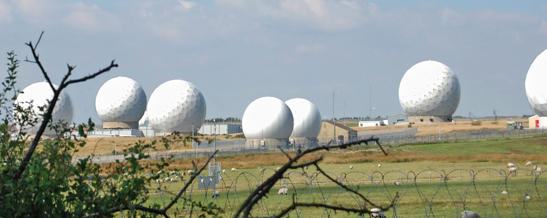 Surveillance domes at Menwith Hill - Sputnik International, 1920, 07.09.2016