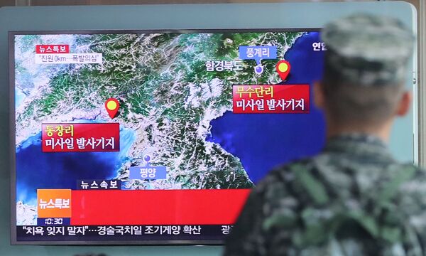 A South Korean soldier watches a TV broadcasting a news report on Seismic activity produced by a suspected North Korean nuclear test, at a railway station in Seoul, South Korea, September 9, 2016. A South Korean soldier watches a TV broadcasting a news report on Seismic activity produced by a suspected North Korean nuclear test, at a railway station in Seoul, South Korea, September 9, 2016. - Sputnik International