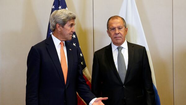 U.S. Secretary of State John Kerry (L) and Russian Foreign Minister Sergei Lavrov meet in Geneva, Switzerland, to discuss the crisis in Syria, September 9, 2016. - Sputnik International