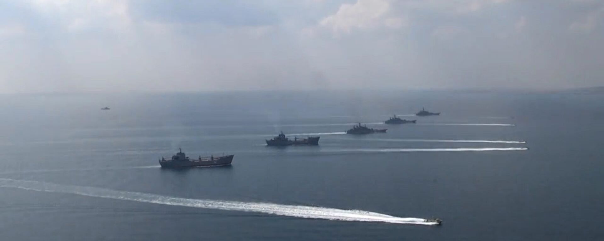The ships of the Black Sea Navy Fleet and the Caspian Flotilla during the Kavkaz-2016 field and CP exercise  - Sputnik International, 1920, 20.07.2025